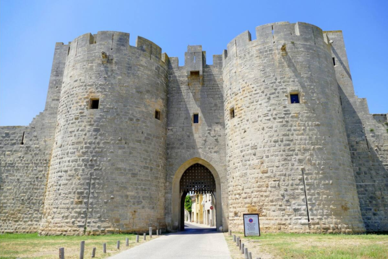 cite medievale aigues mortes