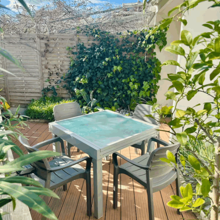 Bella Azura patio